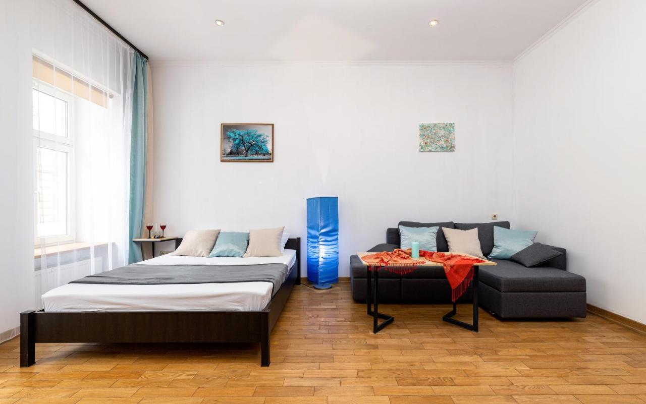 Затишний Відпочинок В Центрі Львова Apartman Kültér fotó