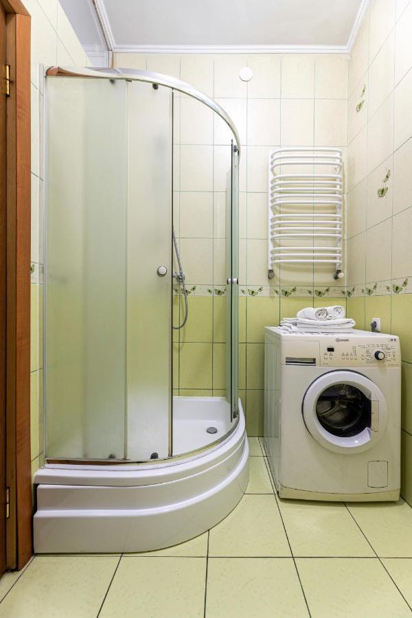 Затишний Відпочинок В Центрі Львова Apartman Kültér fotó